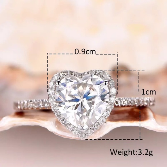 SOLD Halo Heart CZ Ring! - Picture 4 of 6
